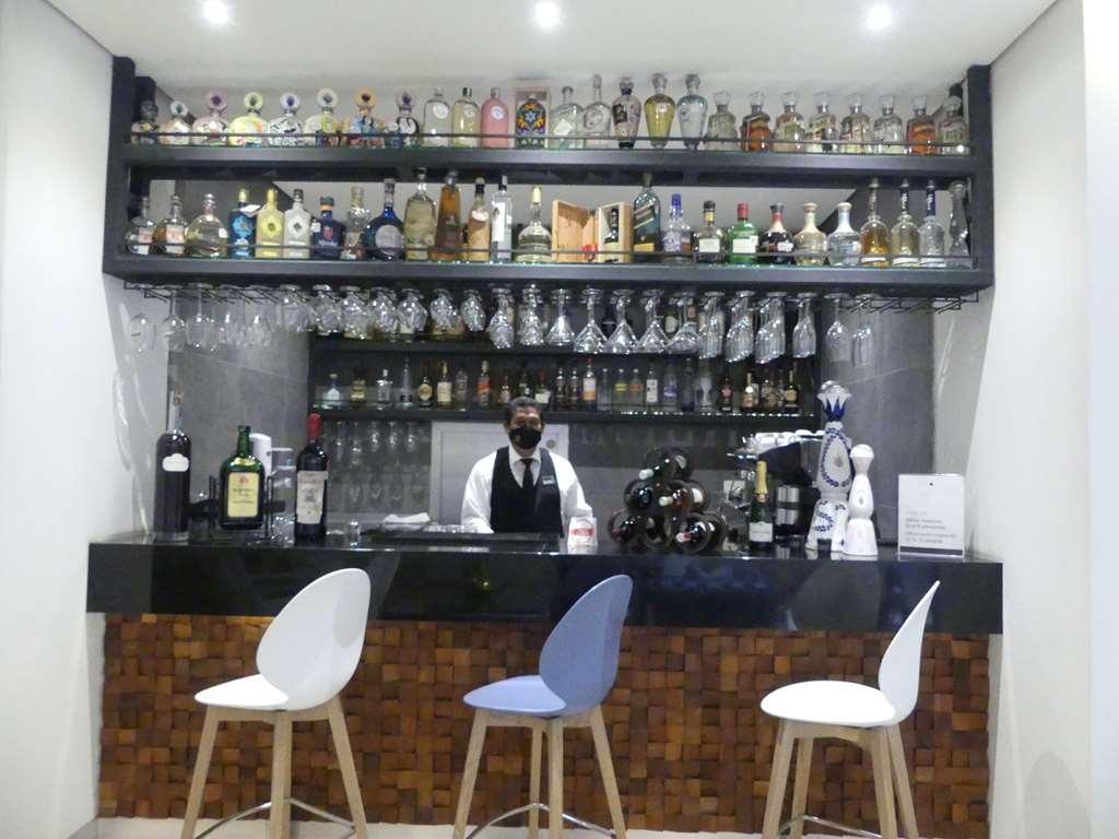 ホテル スタラ アンブルゴ メキシコシティ レストラン 写真